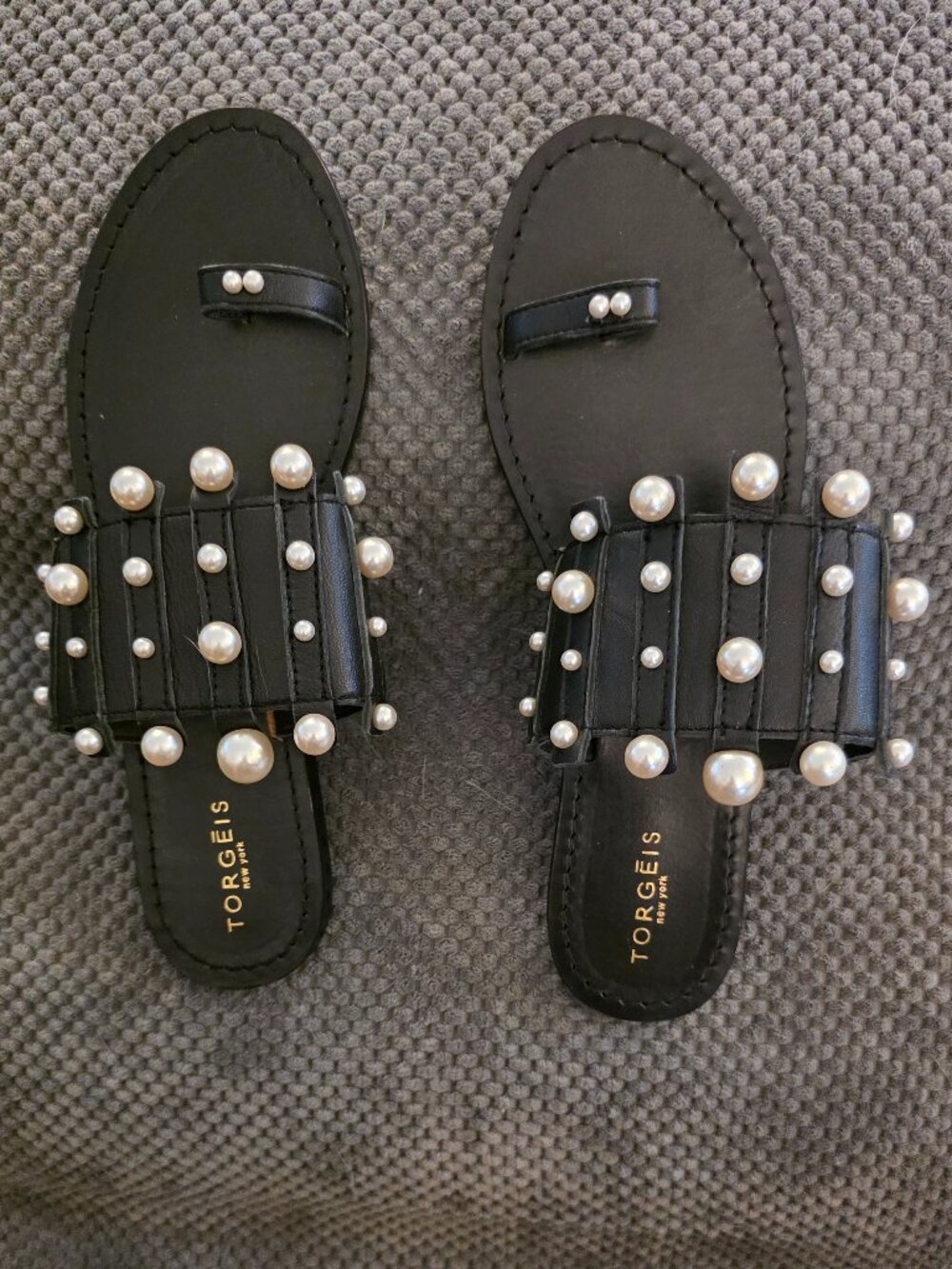 Torgeis New York Black sandals with Pearl Embellishments Sz 10